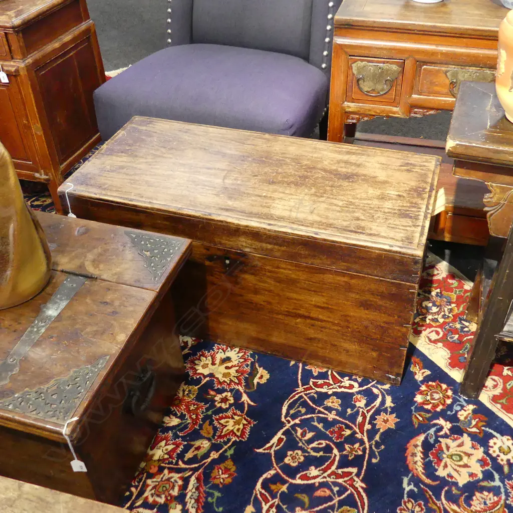 WOODEN CHEST 945x435x470mm (CORNER FAULTED) Image 1++