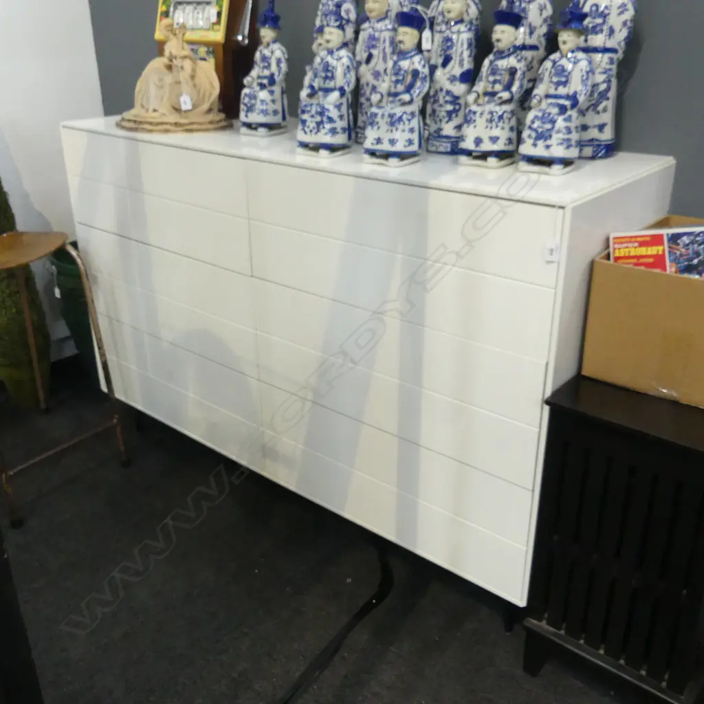 CONTEMPORARY WHITE UNIT w. PUSH OPEN DRAWERS 1525x500x1000mm Image 1++