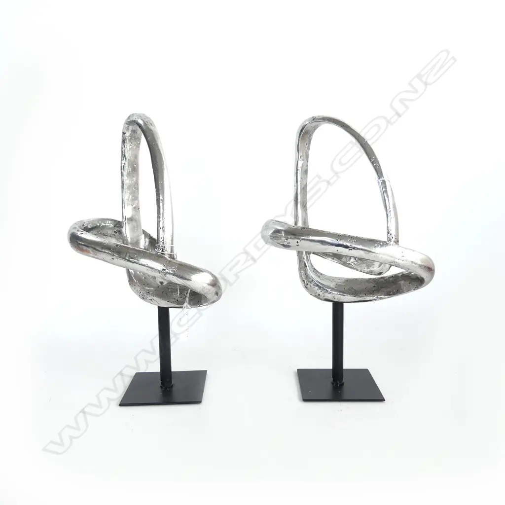PR LA FORGE ABSTRACT SILVER RESIN SCULPTURES H.340mm Image 1++