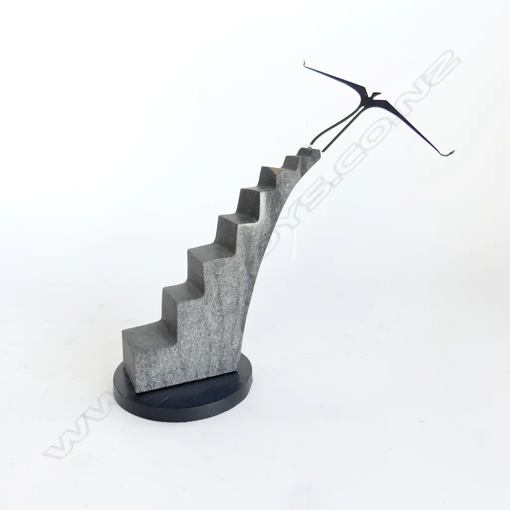 STONE STAIRCASE & BIRD SCULPTURE H.270mm Image 1++