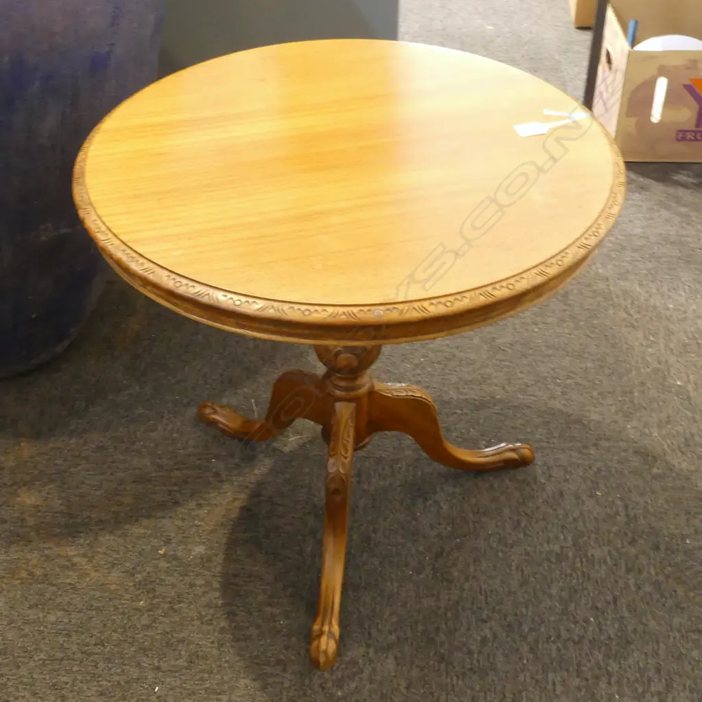 MAHOGANY PEDESTAL SIDE TABLE 610mm dia H.560mm Image 1++
