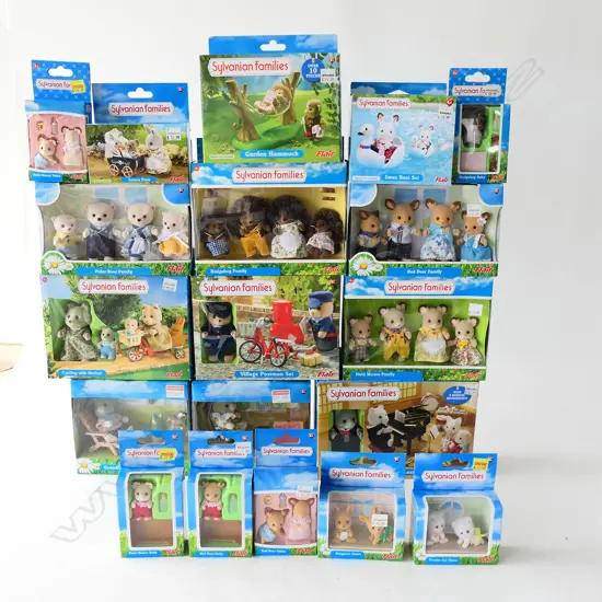 LG COLLECTION OF ASSORTED SYLVANIAN FAMILIES, BOXED, AS NEW