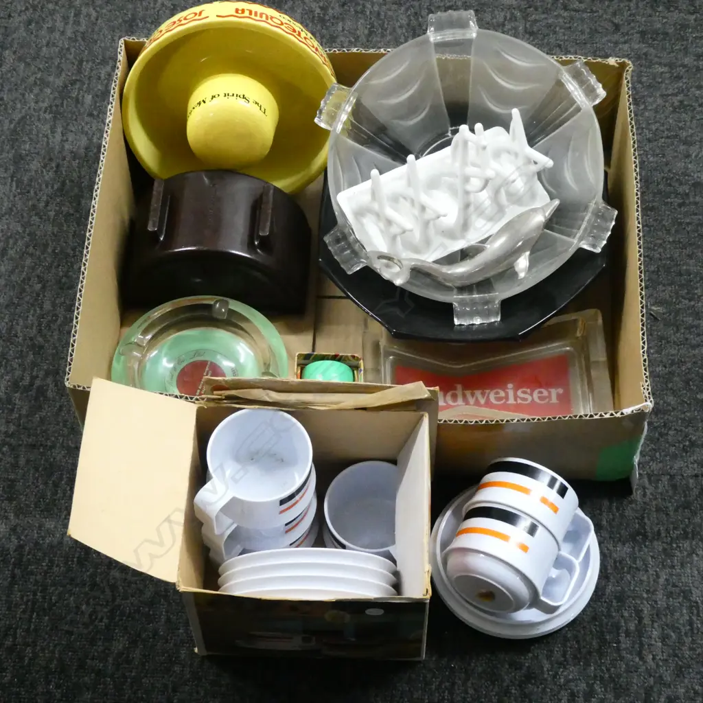 ASHTRAYS, GLASS BOWLS ETC Image 1++