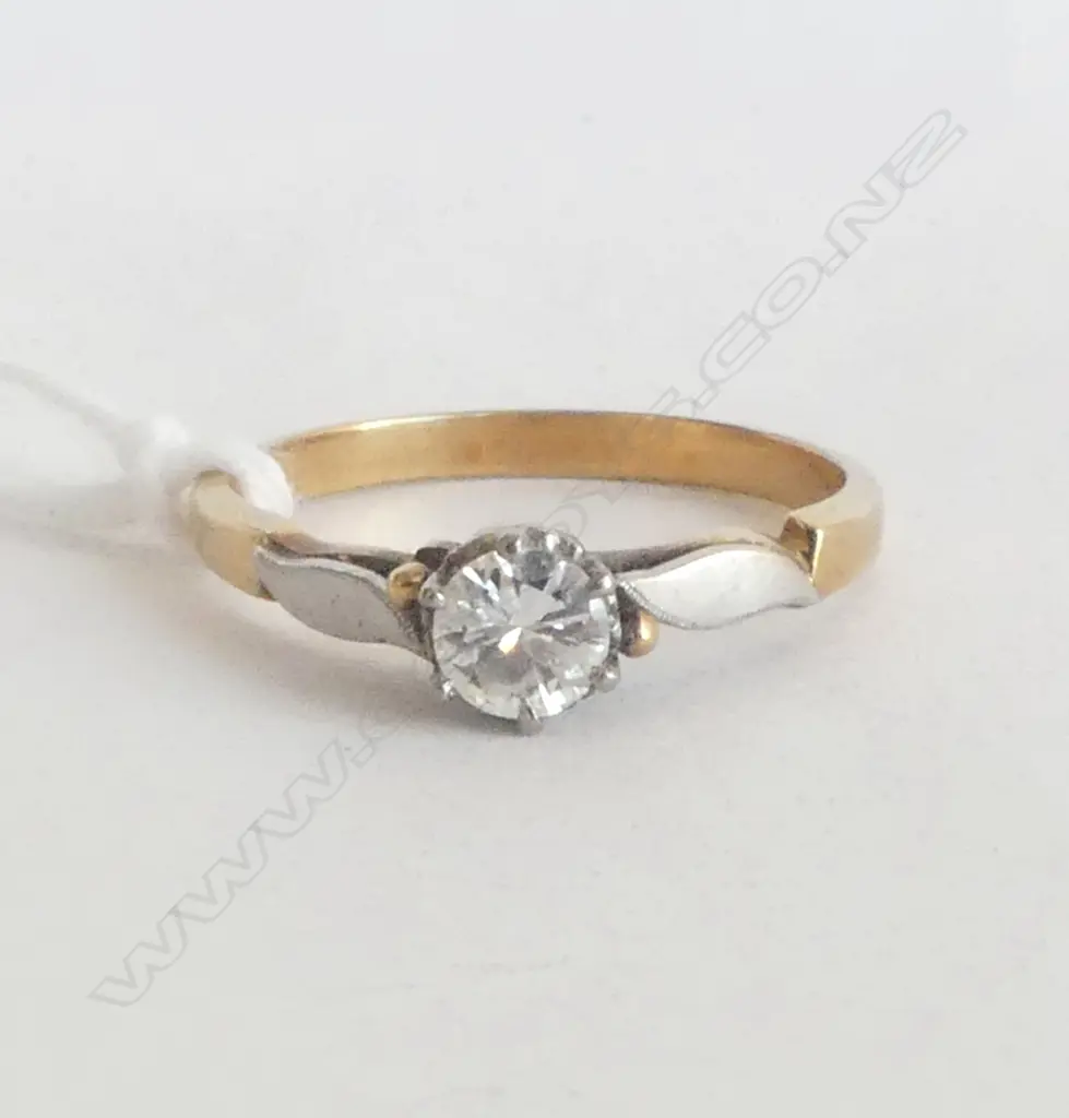 18ct Y/GOLD DIAMOND SOLITAIRE approx 0.30+ ct. 2.84gms SIZE O Image 1++