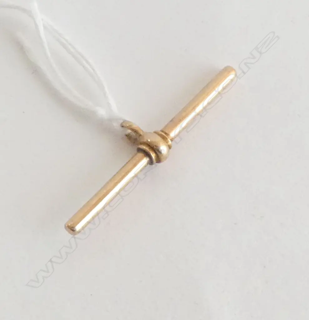 c1900 15CT GOLD T-BAR from a fob chain 3.74gms Image 1++
