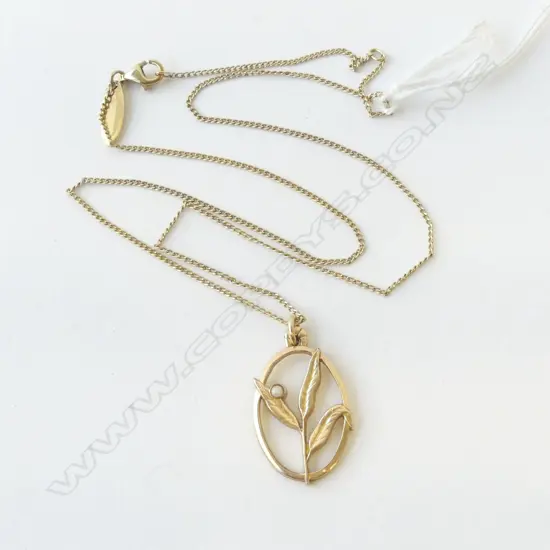 OVAL 10K GOLD FILLED LEAF PENDANT WITH SEED PEARL, WITH CHAIN SILVER G.P.L.27MM