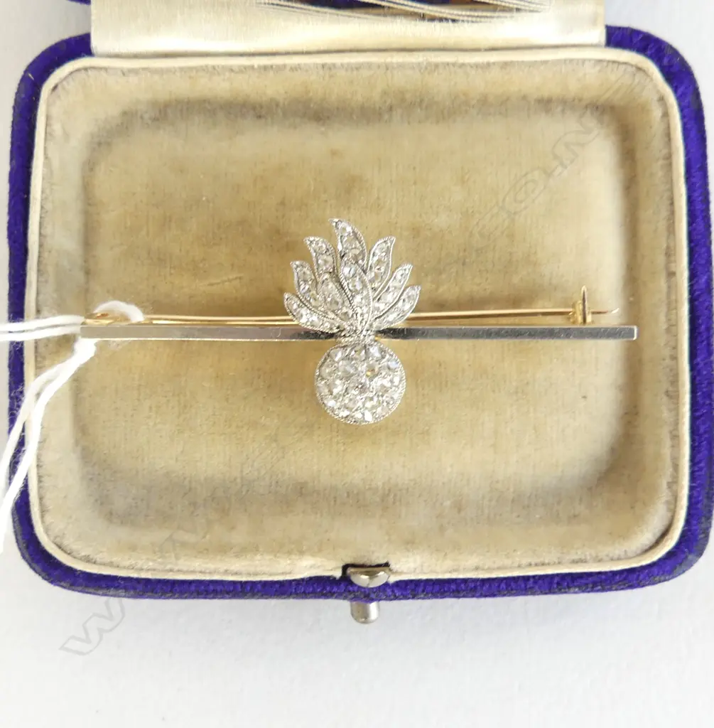 14CT GOLD & DIAMOND GRENADE BAR BROOCH  WITH VALUATION  Image 1++