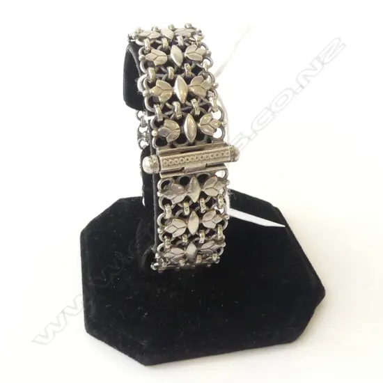 VINTAGE METAL BRACELET