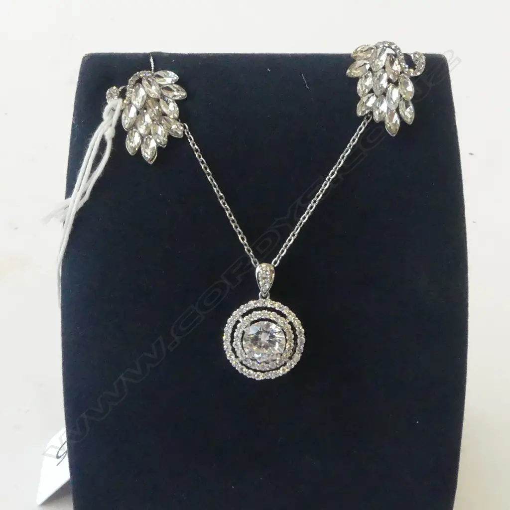 LG COSTUME CZ PENDANT & PR SWAN EARRINGS Image 1++