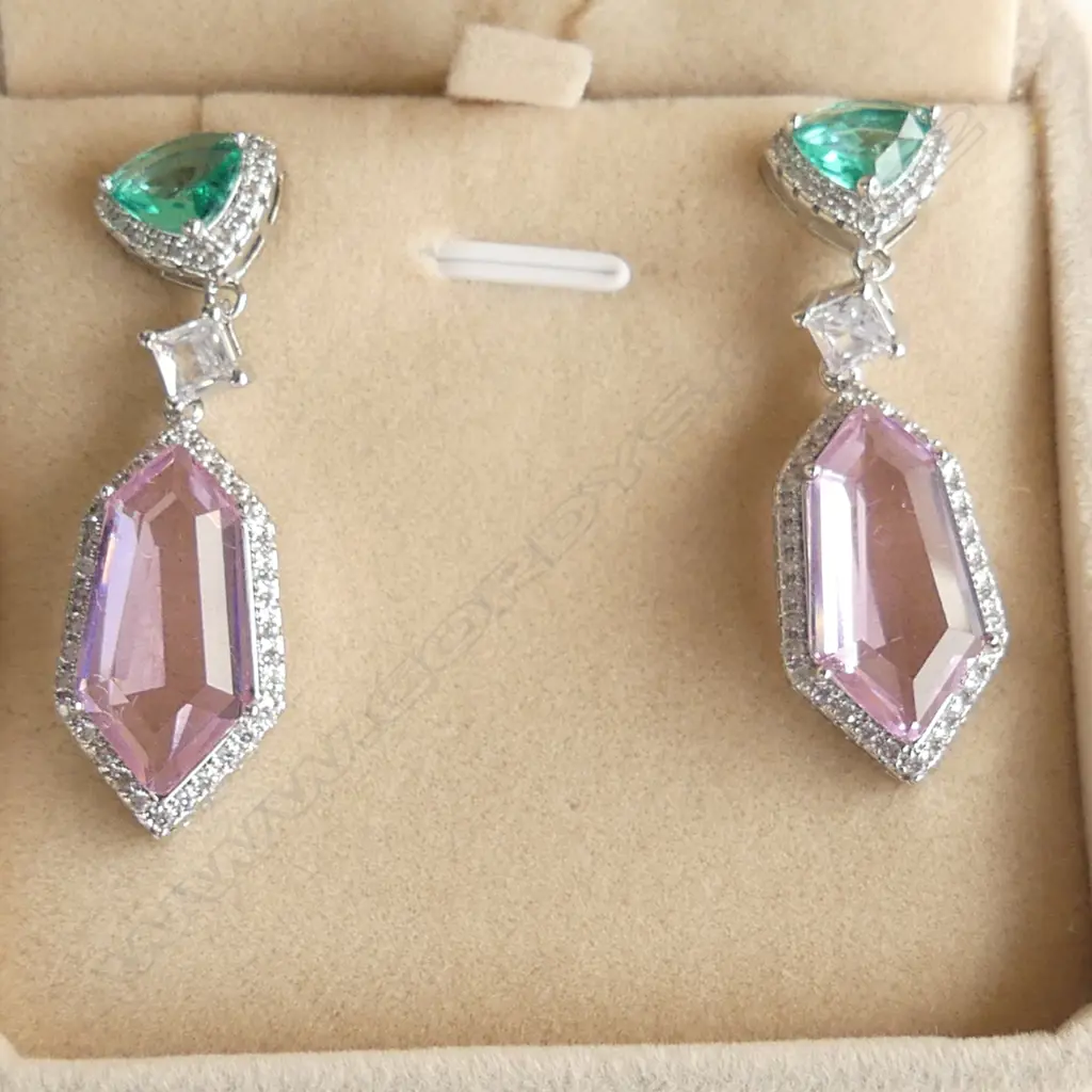 PR GREEN & PINK COSTUME DROP EARRINGS Image 1++