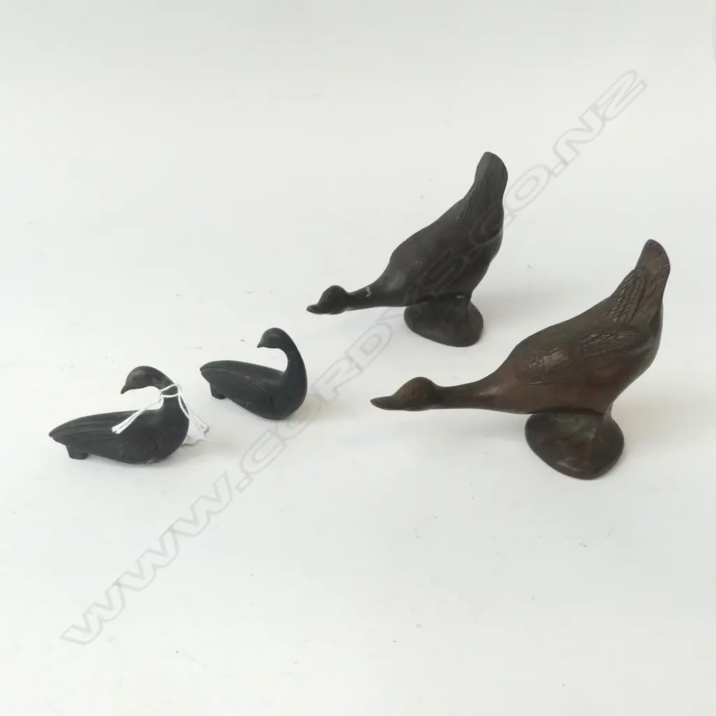 4 BRONZE DUCKS (2+2)  Image 1++