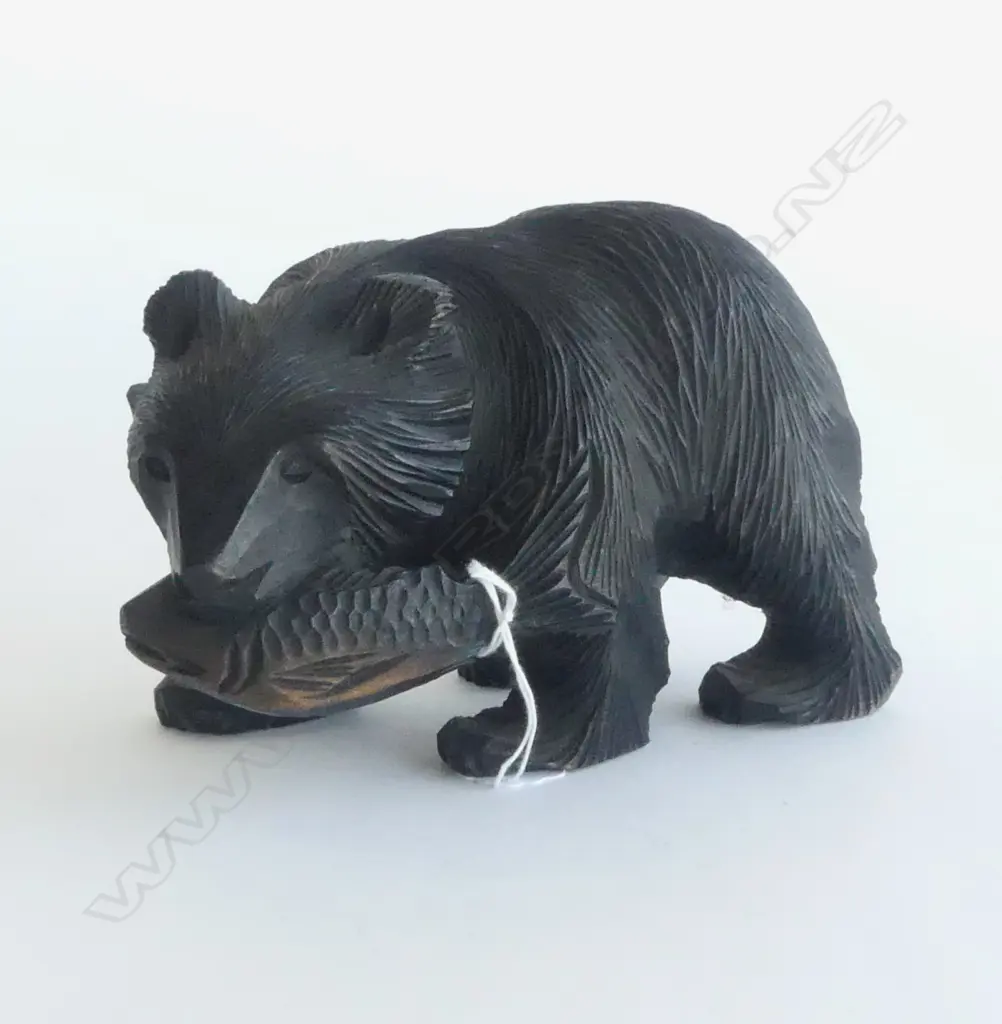 VINTAGE JAPANESE CARVED BEAR 180 X 130mm Image 1++