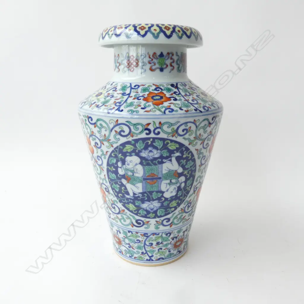 QING DYNASTY STYLE GIANLONG DOUCAI BOYS PATTERN VASE H.315mm Image 1++