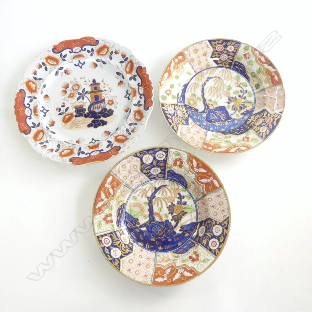 2 ANTIQUE ENGLISH IMARI PAT PLATES DIA235MM & IRONSTONE IMARI PAT PLATE DIA260MM Image 1++