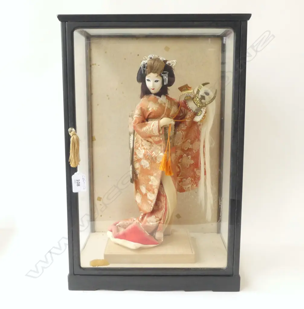 JAPANESE DOLL IN CASE (DOOR NEEDS PIN) H.490mm Image 1++