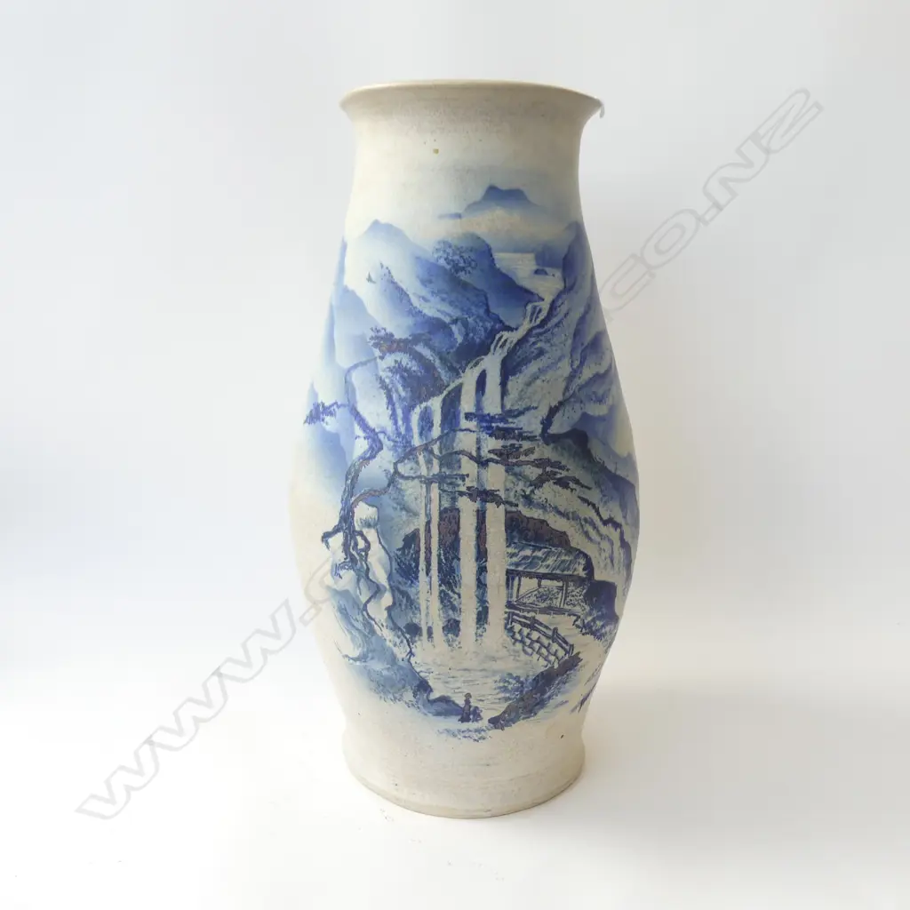 B&W POTTERY VASE H540MM Image 1++