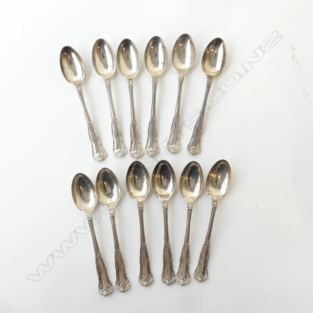 set 12 SILVER TEASPOONS EARLY 20thC 198gms Image 1++