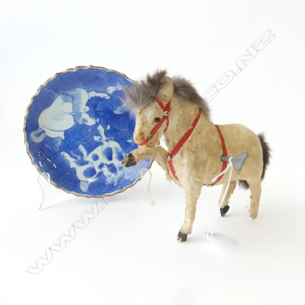 OLD CLOCKWORK MINIC MADE HORSE (ONE HOOF MISSING) 170X50X150mm & CHINESE PORCELAIN BL WH PLATE (CHIPS) HORSES DÉCOR Dia  Image 1++