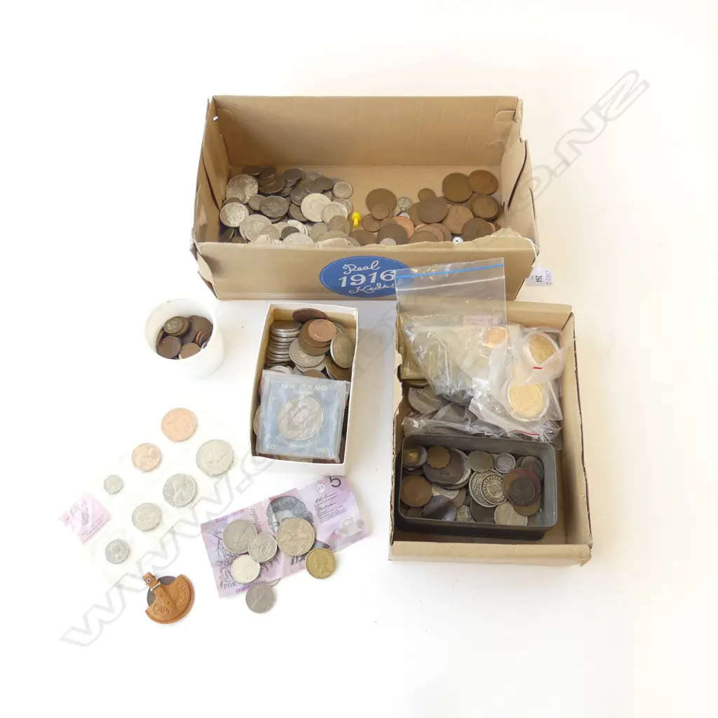 BOX OF OLD COIN COLLECTION Image 1++