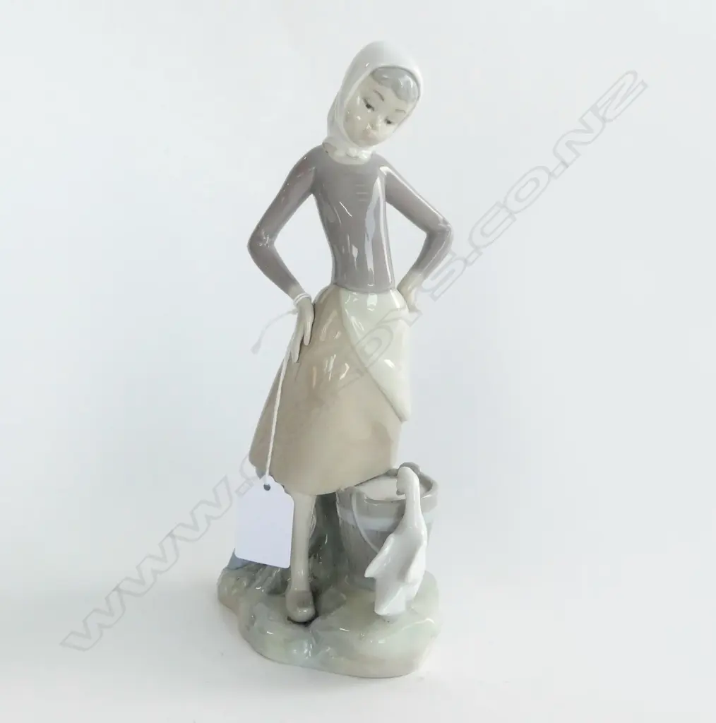 LLADRO FIGURINE OF GIRL WITH PAIL & DUCK, H.240mm Image 1++