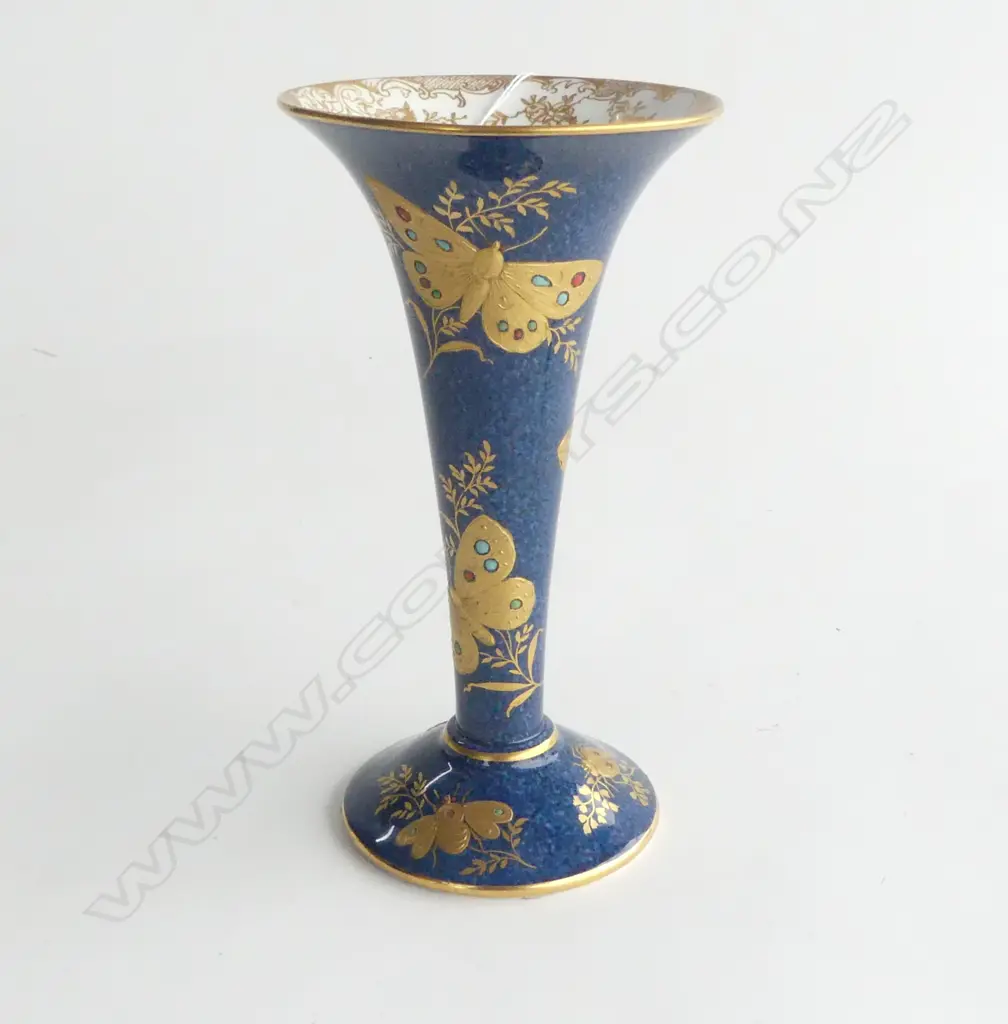 QUALITY AYNSLEY INSECT TRUMPET VASE, ON BLUE LUSTRE GROUND WITH GILT FINISH, TRUMPET SHAPE, H.180mm Image 1++