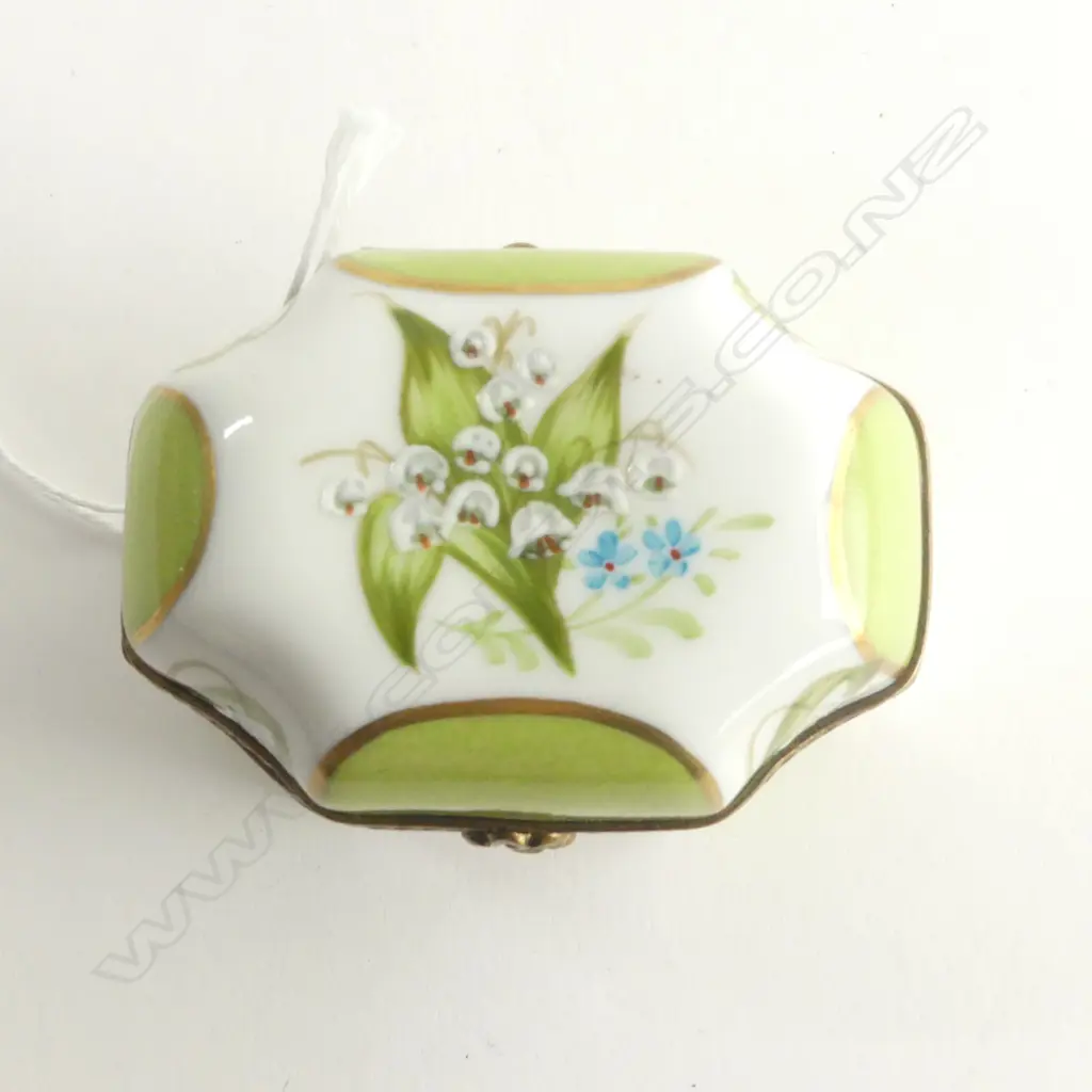 LIMOGES HAND PAINTED LIDDED CONTAINER No. 888 W.55mm Image 1++