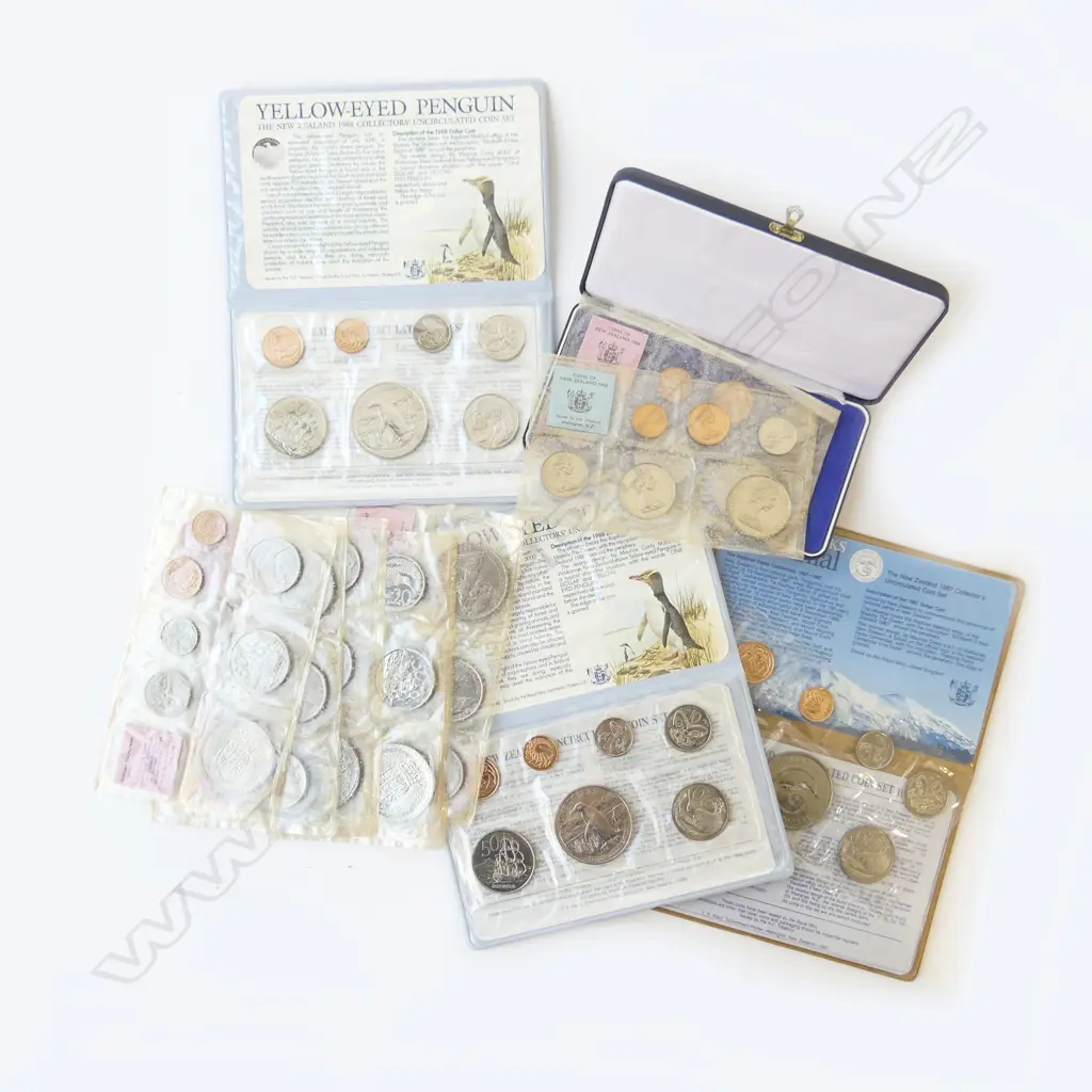 10 X UNC NZ COIN SETS Image 1++
