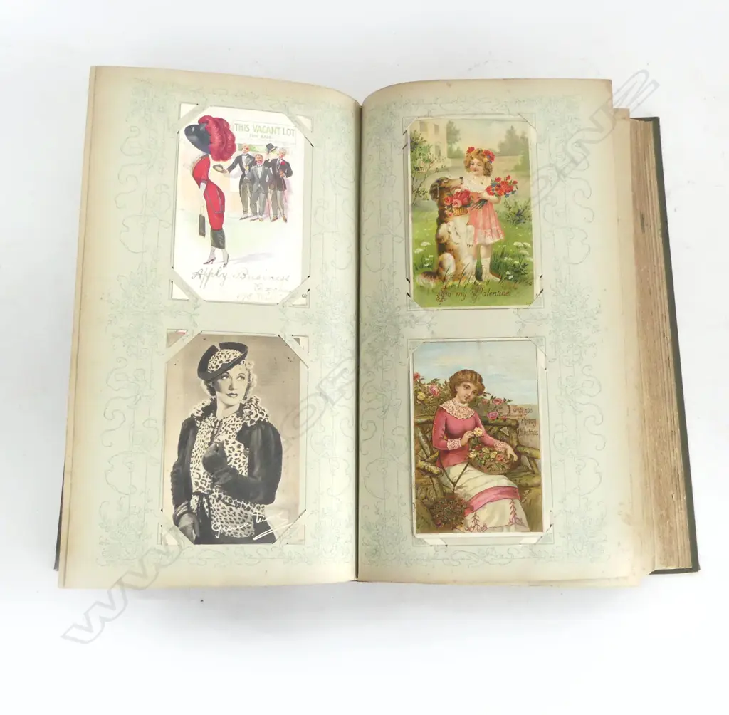 POSTCARD ALBUM; ASST. CONTENTS Image 1++