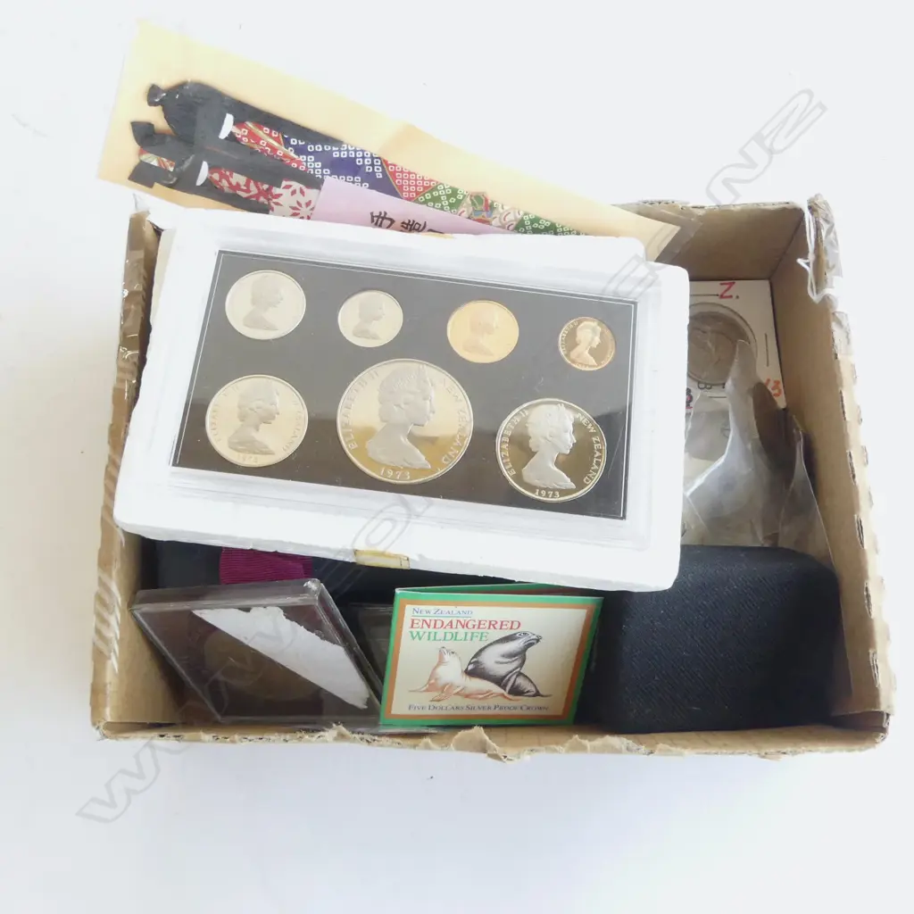 COLLECTION MAINLY NZ COINAGE: 1973 PROOF COIN SET ETC Image 1++