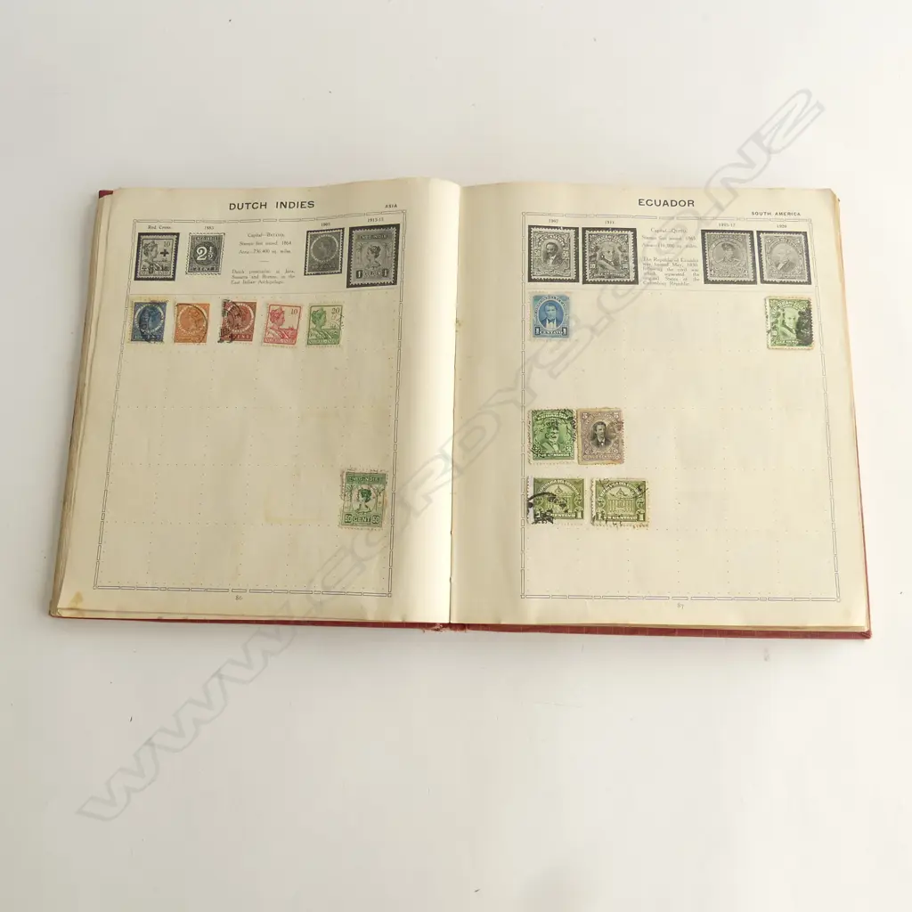 TRIUMPH VINTAGE WORLD STAMP ALBUM NZ SIDE FACE QUEENS ETC Image 1++