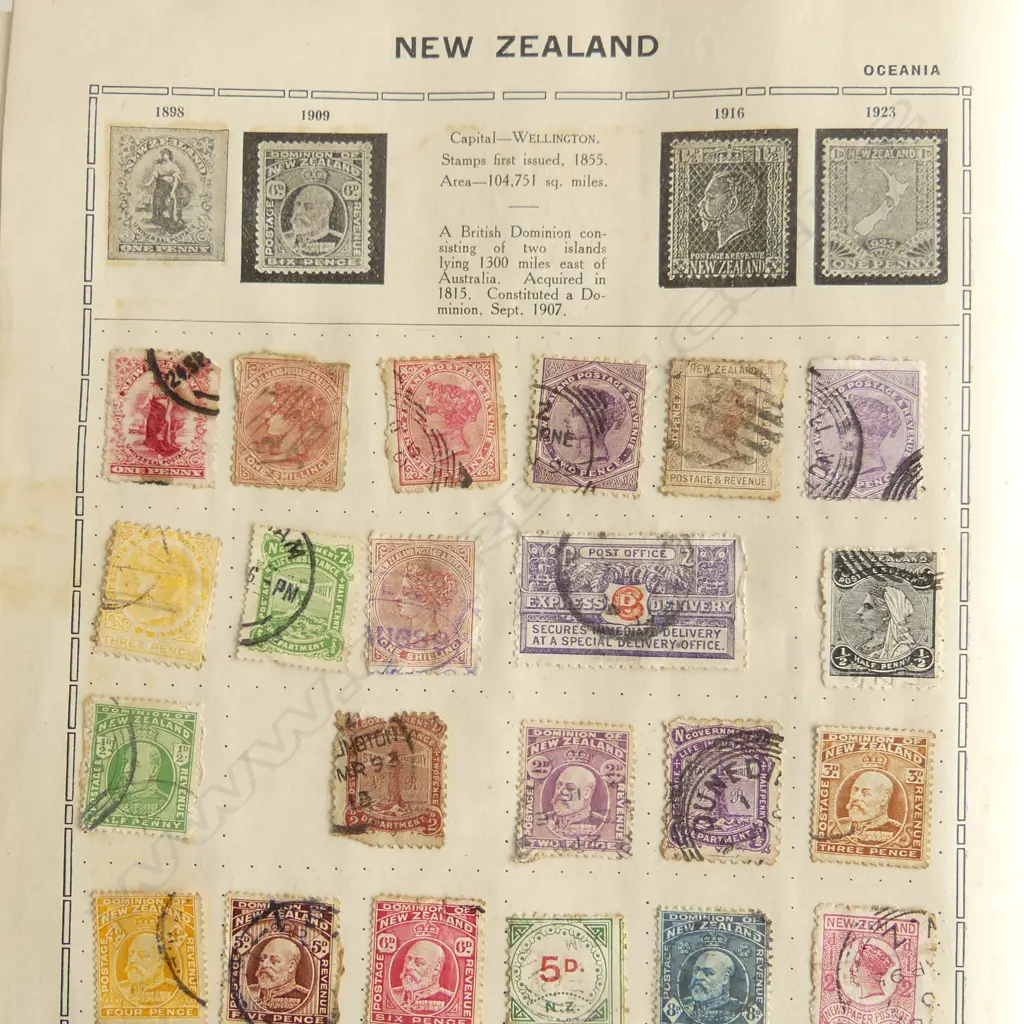 TRIUMPH VINTAGE WORLD STAMP ALBUM NZ SIDE FACE QUEENS ETC Image 1++