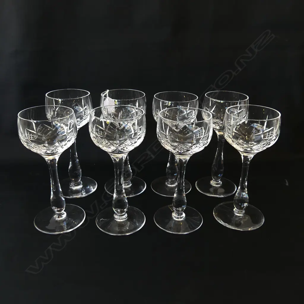 SET OF 8 STUART CUT CRYSTAL WINE GLASSES ‘GLENGARRY’ PATTERN, BASE ETCHED ‘STUART ENGLAND’, H.180MM Image 1++