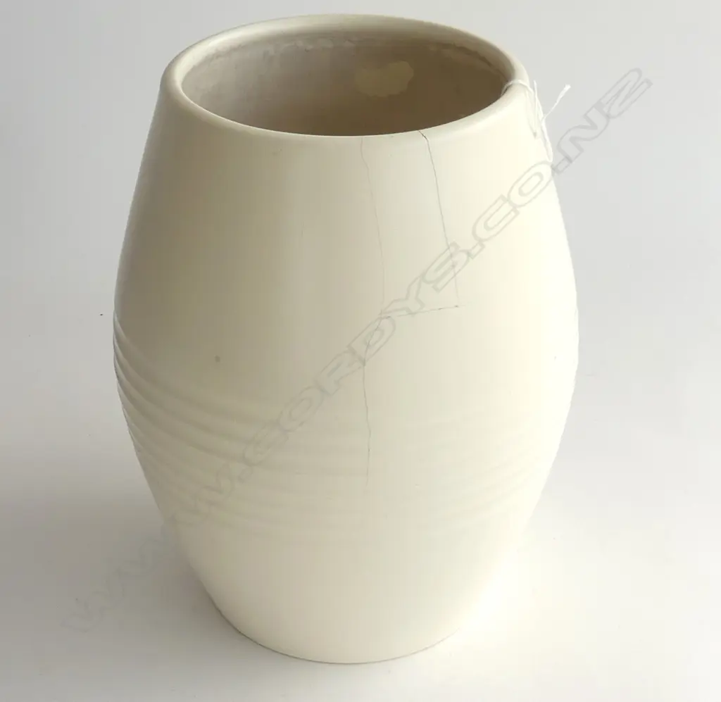 STUDIO BLUE GLASS BOWL DIA250MM & C/LYNN WHITE HAND POTTED TALL VASE H240 CRACKED Image 1++