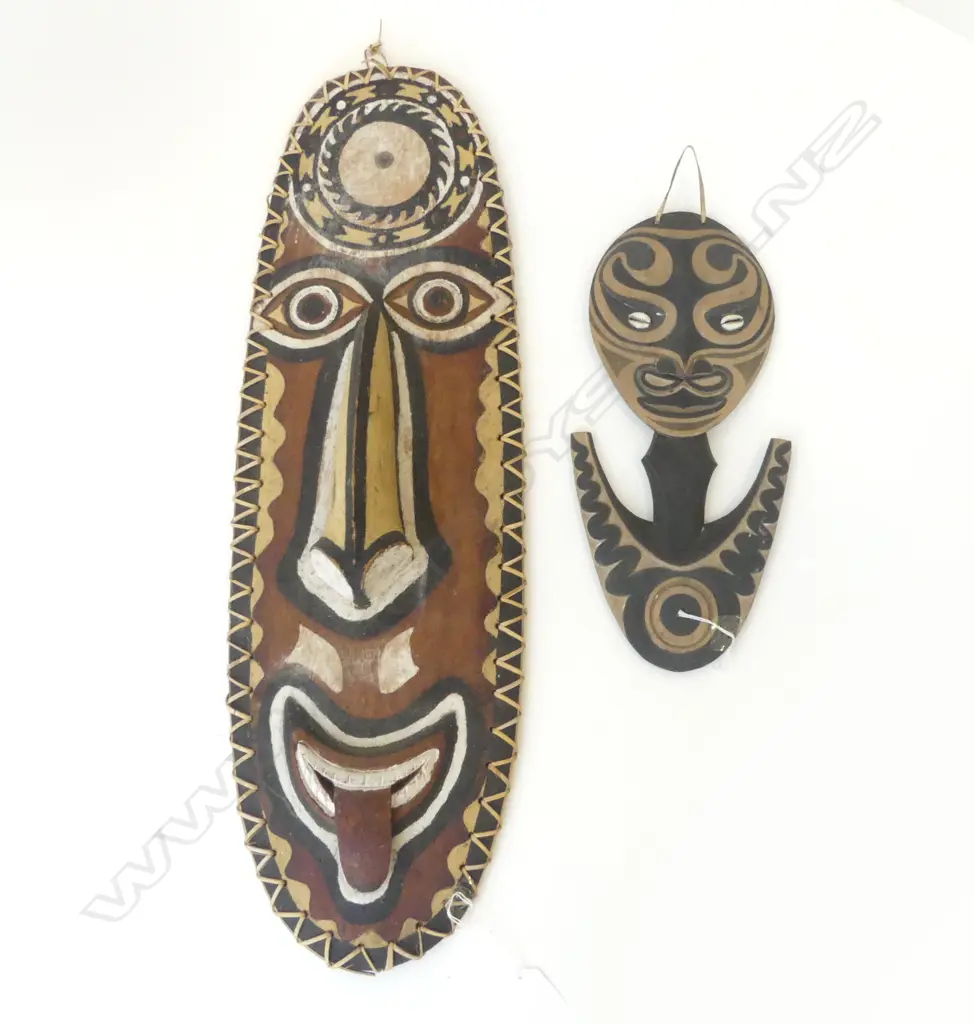 PNG CARVED WOOD WALL MASK L660MM & SMALL WOOD CARVED FOOD HOOK L360MM Image 1++