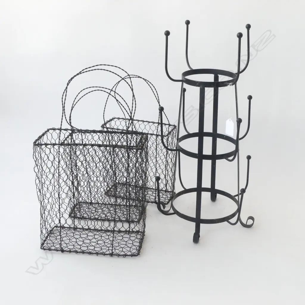 3 WIRE BASKETS + MUG HOLDER H.465mm Image 1++