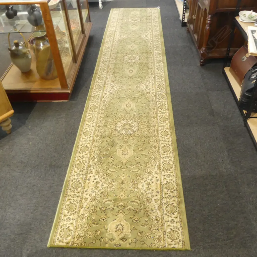 GREEN MACHINED RUNNER 3900x800mm Image 1++