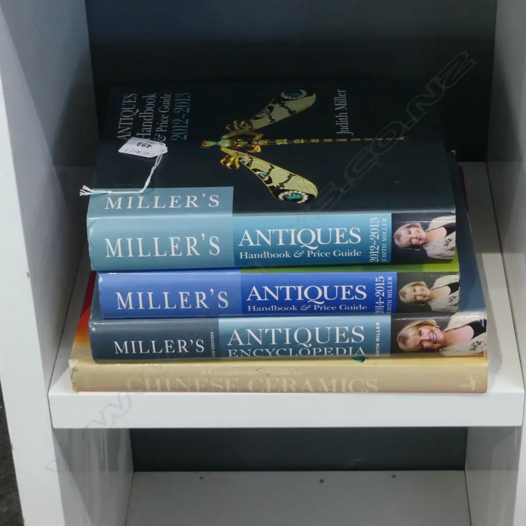 4 BOOKS ON ANTIQUES (3 MILLERS GUIDES + CHINESE CERAMICS) Image 1++
