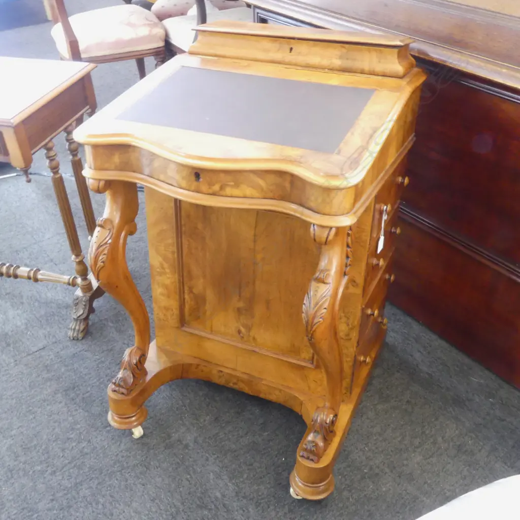 VICTORIAN DAVENPORT (2 LEGS AF) Image 1++