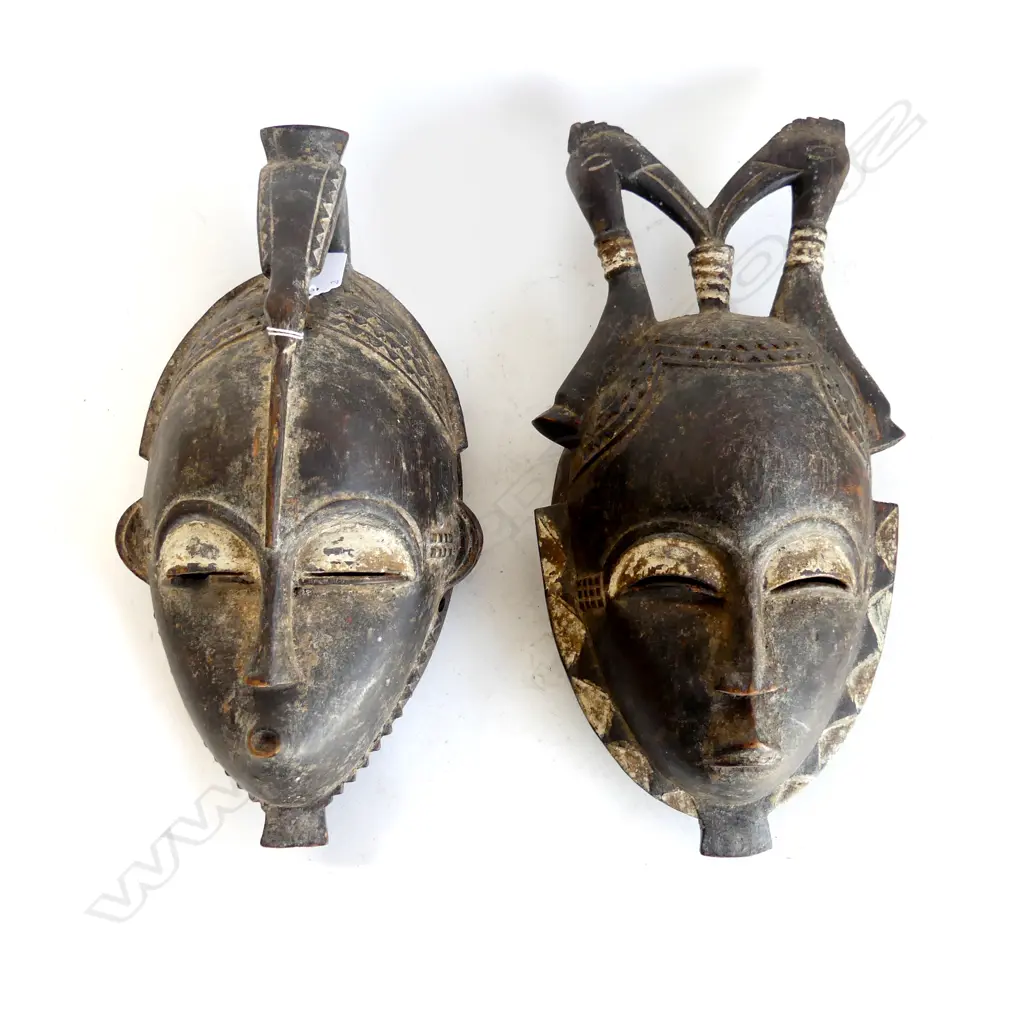 2 CARVED WOODEN AFRICAN MASKS H.400mm Image 1++