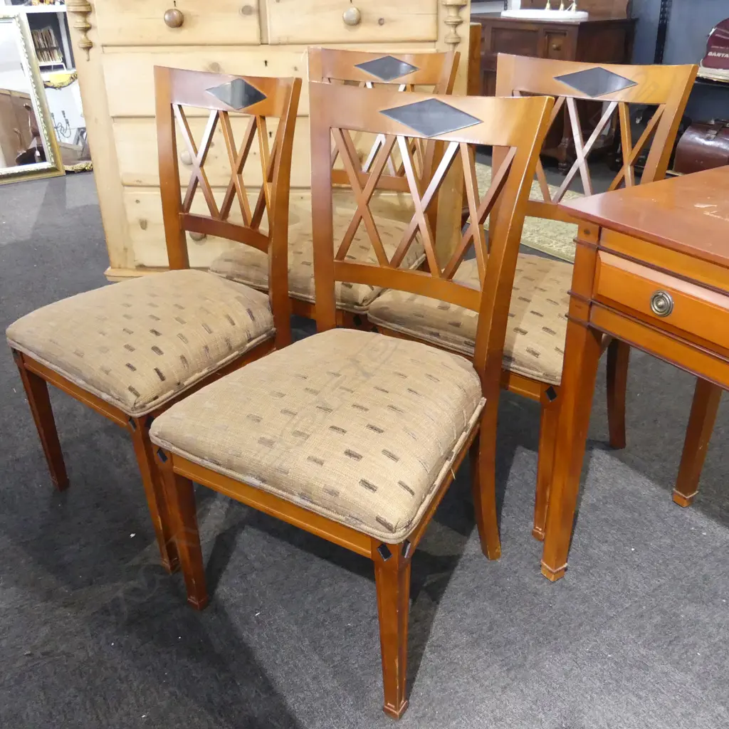 4 DINING CHAIRS Image 1++