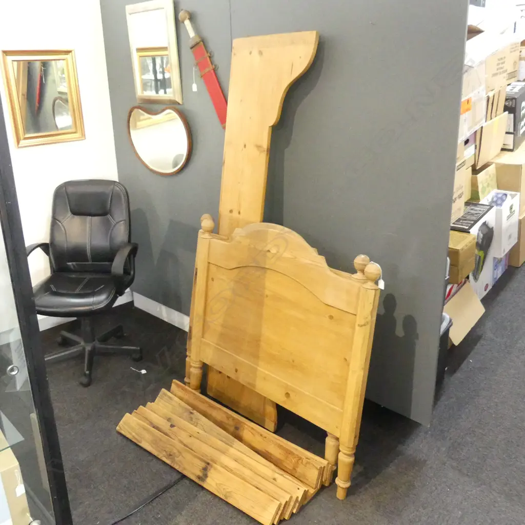 PINE SINGLE BEDFRAME Image 1++