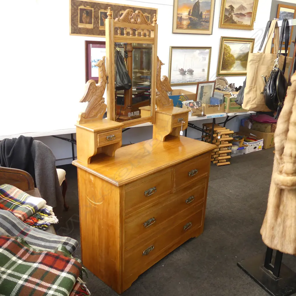 COLONIAL DRESSING TABLE bird carved supports to the swing mirror Image 1++