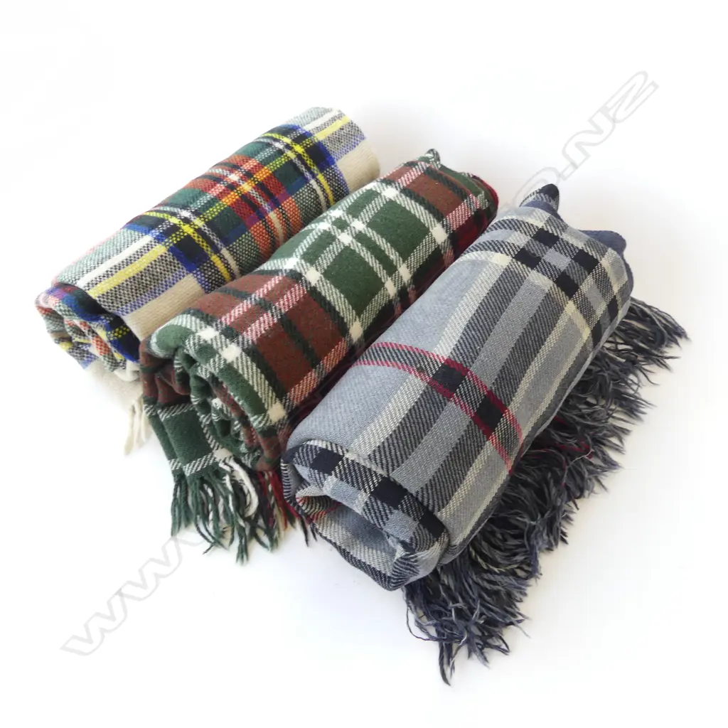 3 WOOL BLANKETS Image 1++