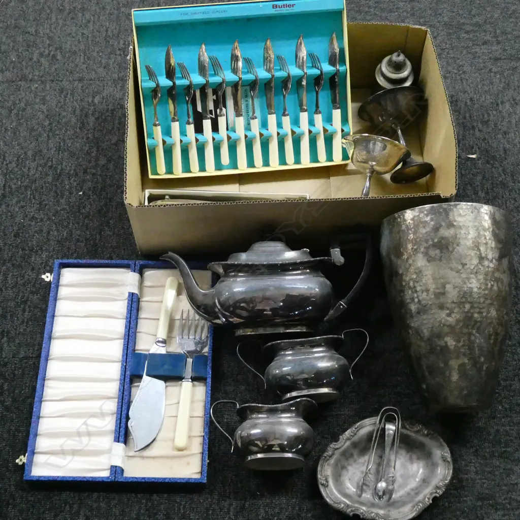 COLLECTION OF EP & BOXED CUTLERY Image 1++