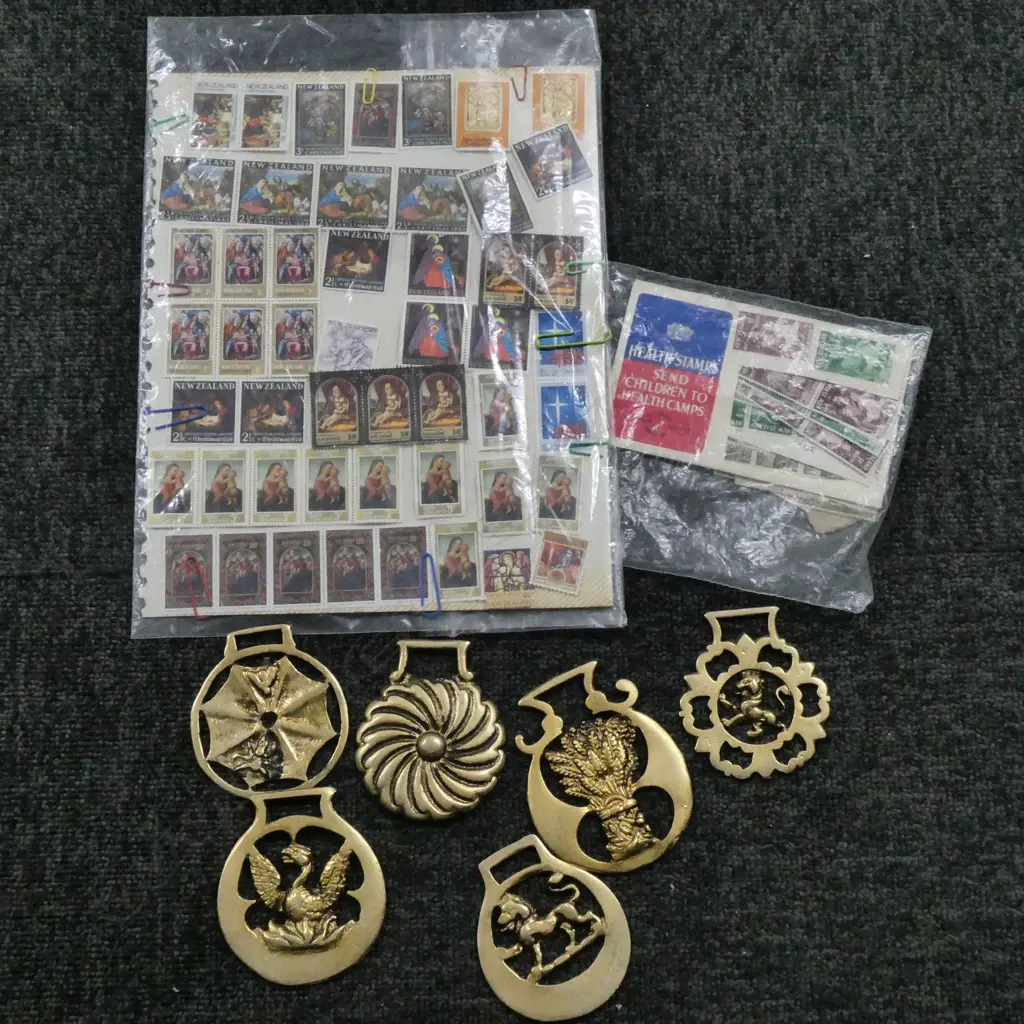 6 HORSE BRASSES & MISC NZ HEALTH & CHRISTMAS STAMPS Image 1++