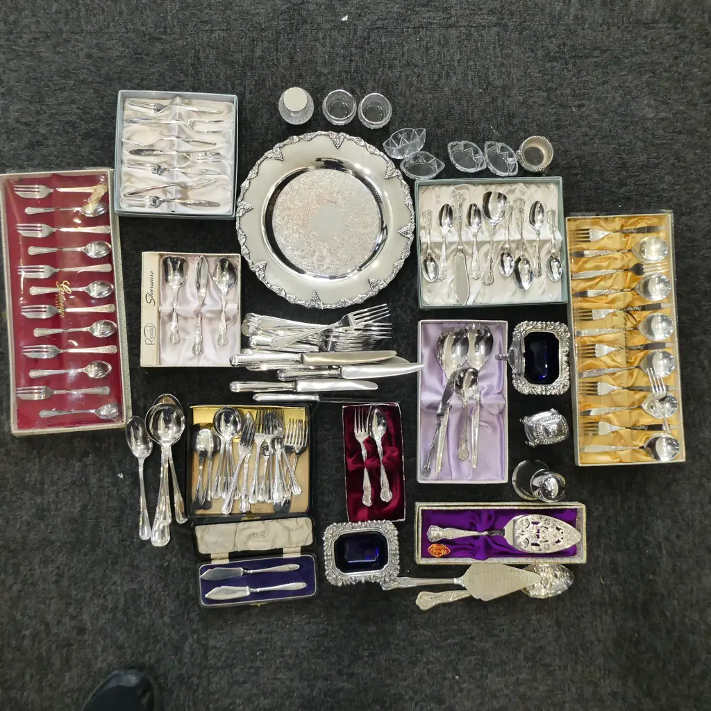 ASST. CUTLERY; CASED, WALKER & HALL SET, EP ETC Image 1++