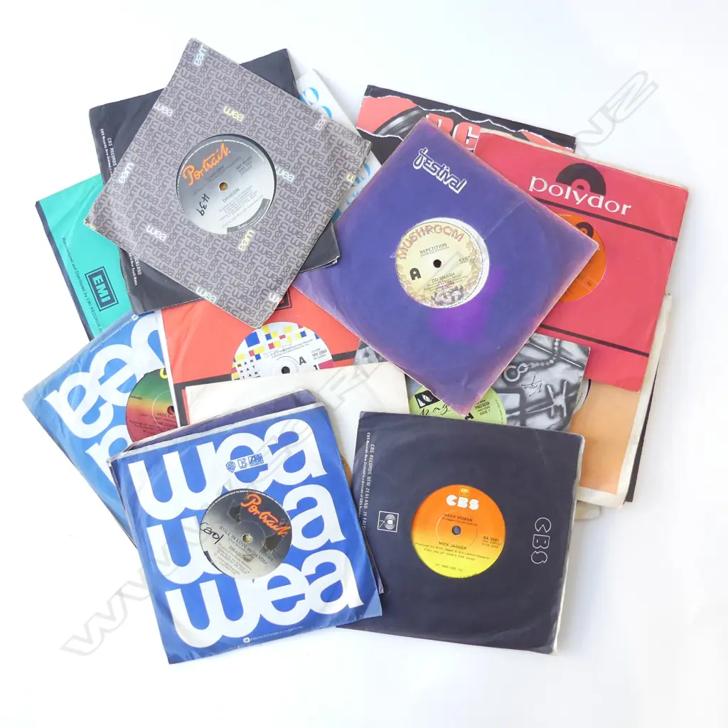 ASST POP & ROCK 45s Image 1++