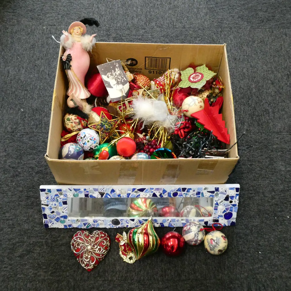 XMAS DECORATIONS ETC Image 1++