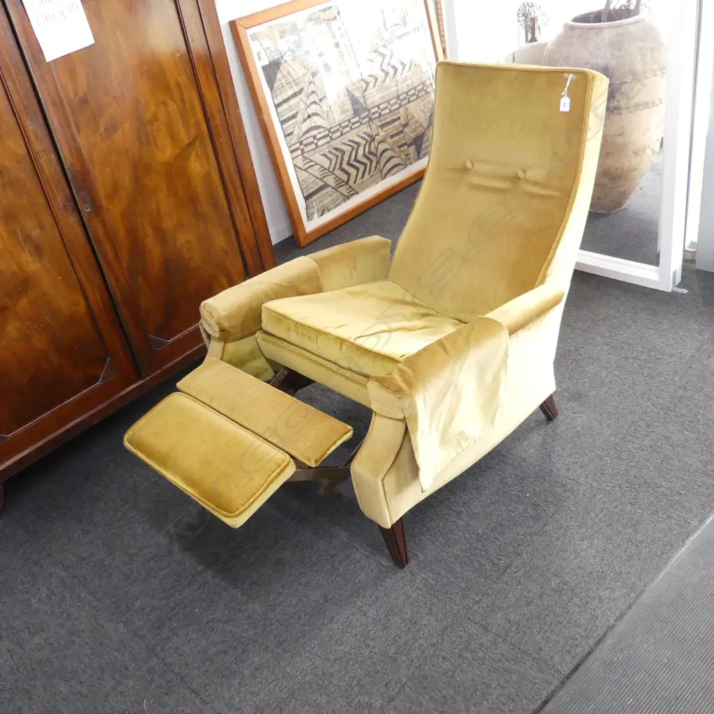 VINTAGE GOLDEN VELVET UPHOLSTERED RECLINER LOUNGE CHAIR with extending footrest Image 1++