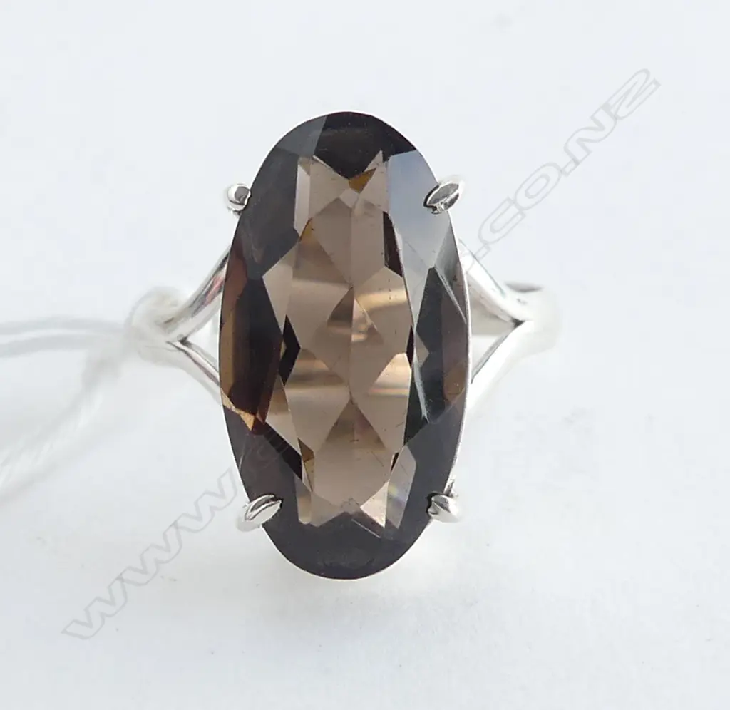 SILVER SET SMOKEY QUARTZ RING SIZE R Image 1++